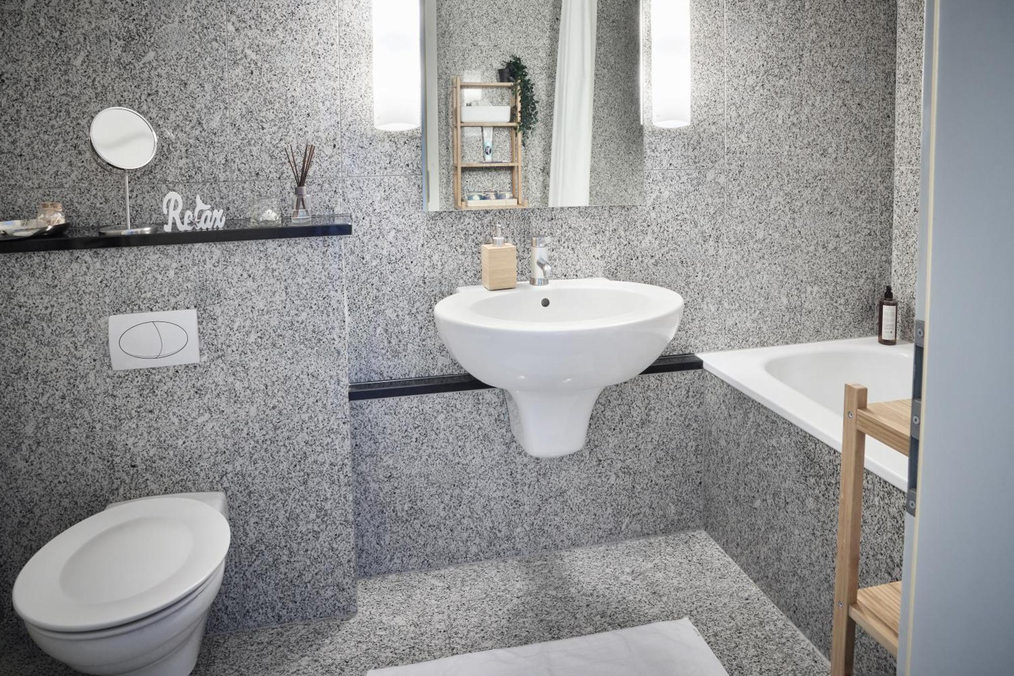 Idee Living: Penthouse Apartment Mit Parkplatz Weinheim Exterior foto